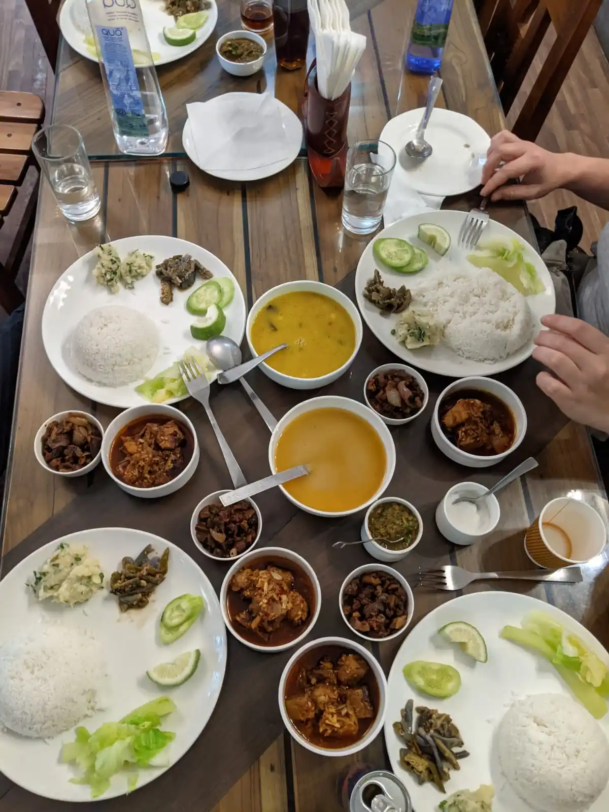 Thali de porc, dans le style de Naga
