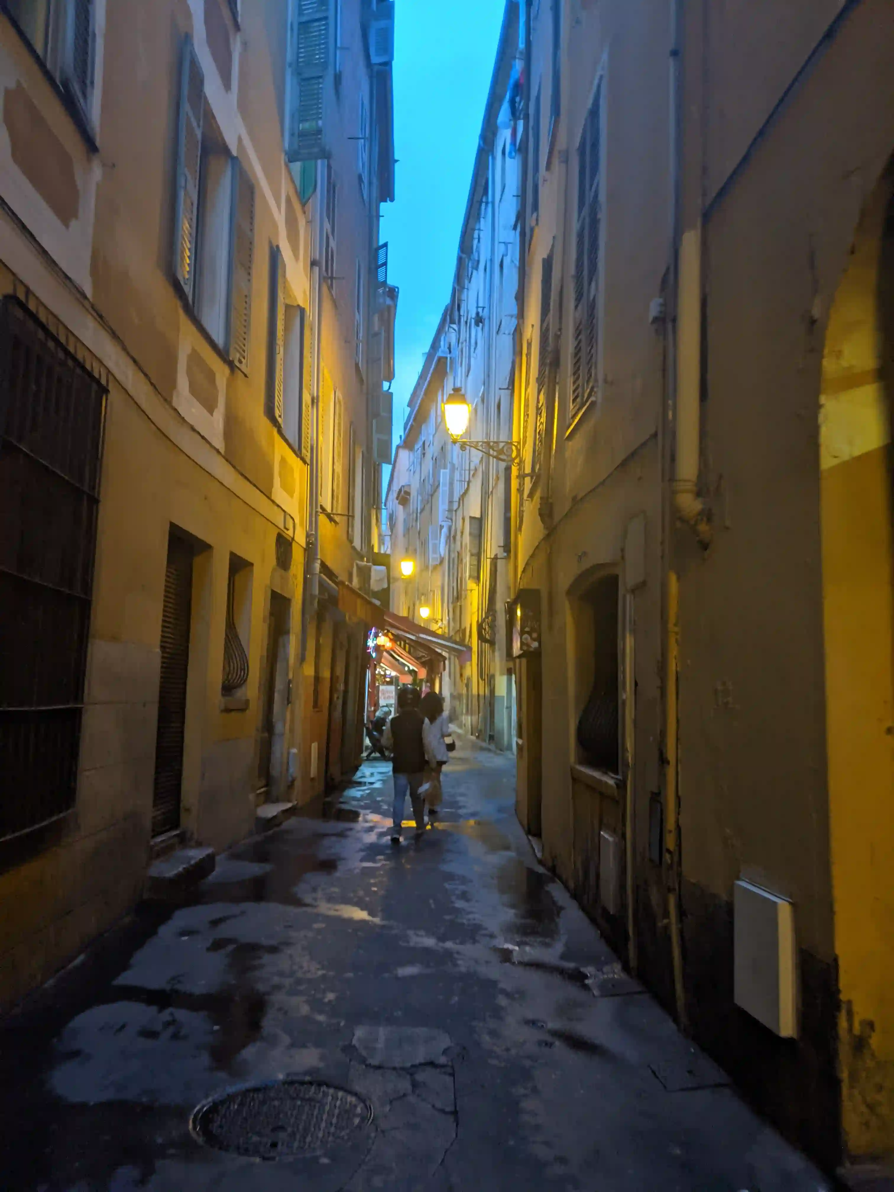 Alley in old town of Nice